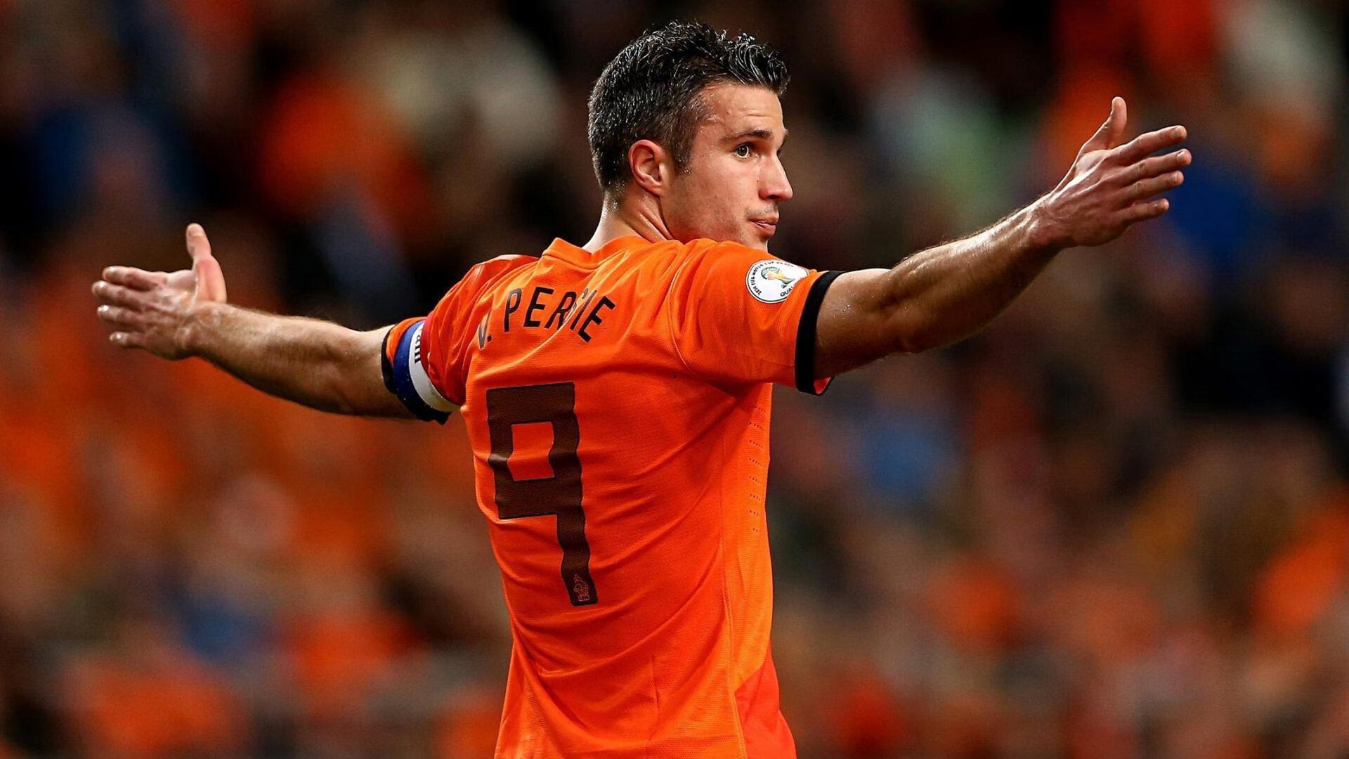 西甲新星争夺战升级！阿森纳、马竞、比利亚雷亚尔竞逐瓦伦西亚中卫莫斯克拉